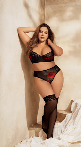 Plus Size A Touch of Rose Bra Set