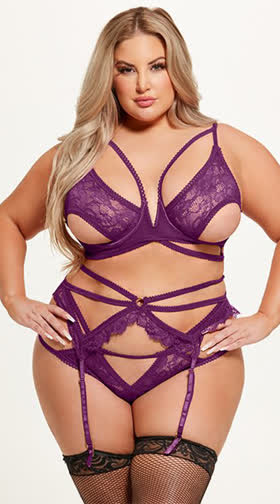 Plus Size Bianca Bra and Garter Set