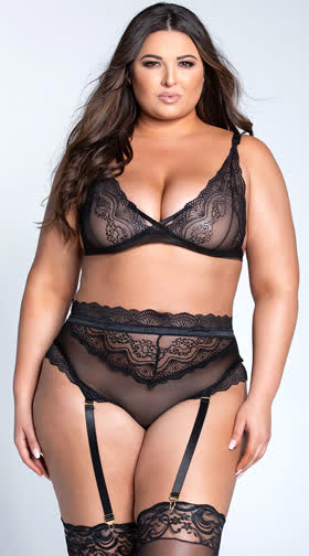 Plus Size Waist Of Time Lace Bra Set